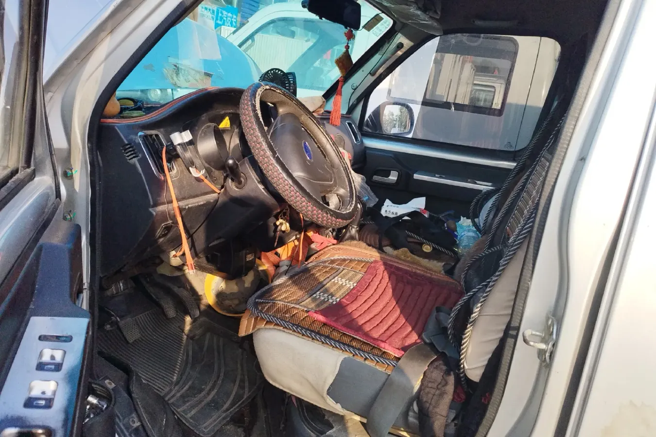 2019 Karry YouJin 1.5L 116HP L4 5MT,autocango,china used car exporter,china ev exporter,chinese used car exporter,chinese used ev exporter