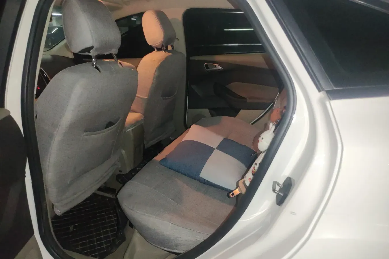 2012 Ford Focus 1.6L 125HP L4 5MT,autocango,china used car exporter,china ev exporter,chinese used car exporter,chinese used ev exporter