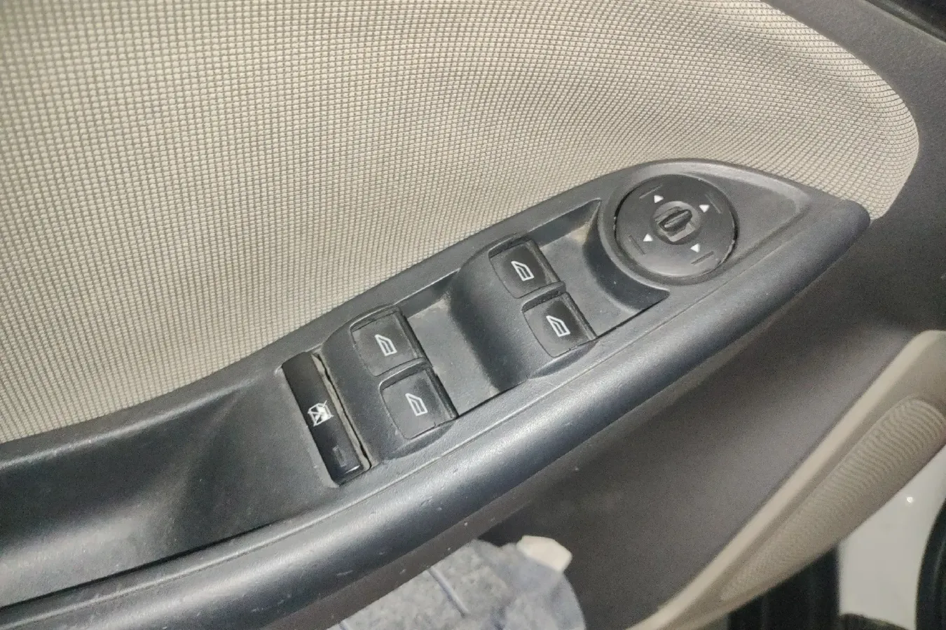 2012 Ford Focus 1.6L 125HP L4 5MT,autocango,china used car exporter,china ev exporter,chinese used car exporter,chinese used ev exporter