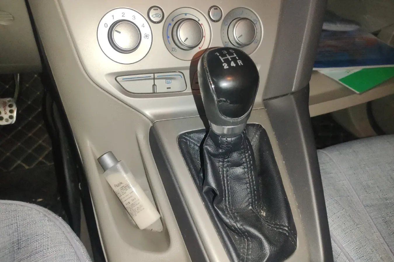 2012 Ford Focus 1.6L 125HP L4 5MT,autocango,china used car exporter,china ev exporter,chinese used car exporter,chinese used ev exporter