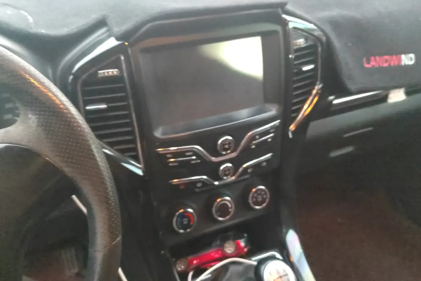 2015 Landwind X8 2.0T 122HP L4 5MT,autocango,china used car exporter,china ev exporter,chinese used car exporter,chinese used ev exporter