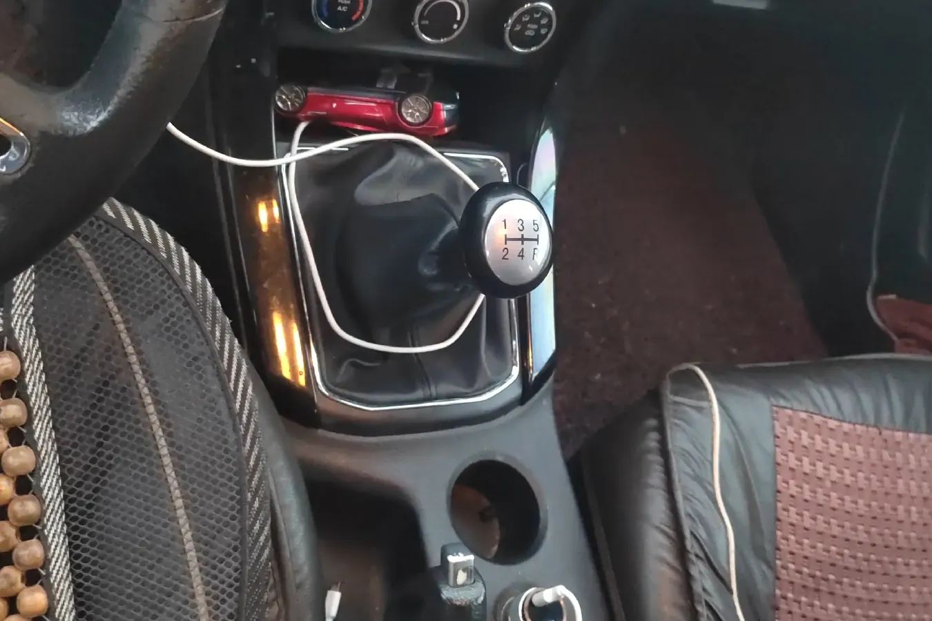 2015 Landwind X8 2.0T 122HP L4 5MT,autocango,china used car exporter,china ev exporter,chinese used car exporter,chinese used ev exporter