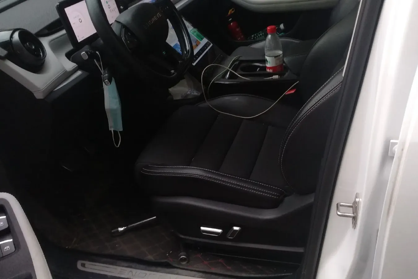 2021 Enovate ME5 Range Extended 98HP REEV 30.6KWH,autocango,china used car exporter,china ev exporter,chinese used car exporter,chinese used ev exporter