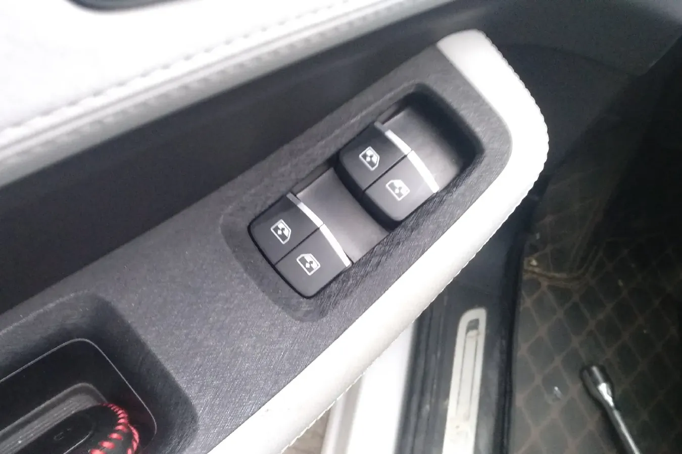 2021 Enovate ME5 Range Extended 98HP REEV 30.6KWH,autocango,china used car exporter,china ev exporter,chinese used car exporter,chinese used ev exporter