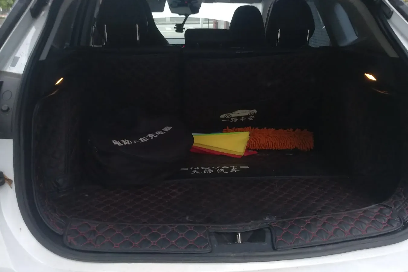 2021 Enovate ME5 Range Extended 98HP REEV 30.6KWH,autocango,china used car exporter,china ev exporter,chinese used car exporter,chinese used ev exporter