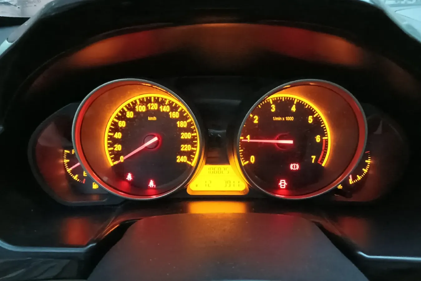 2013 Brilliance Auto H330 1.5L 105HP L4 5MT,autocango,china used car exporter,china ev exporter,chinese used car exporter,chinese used ev exporter