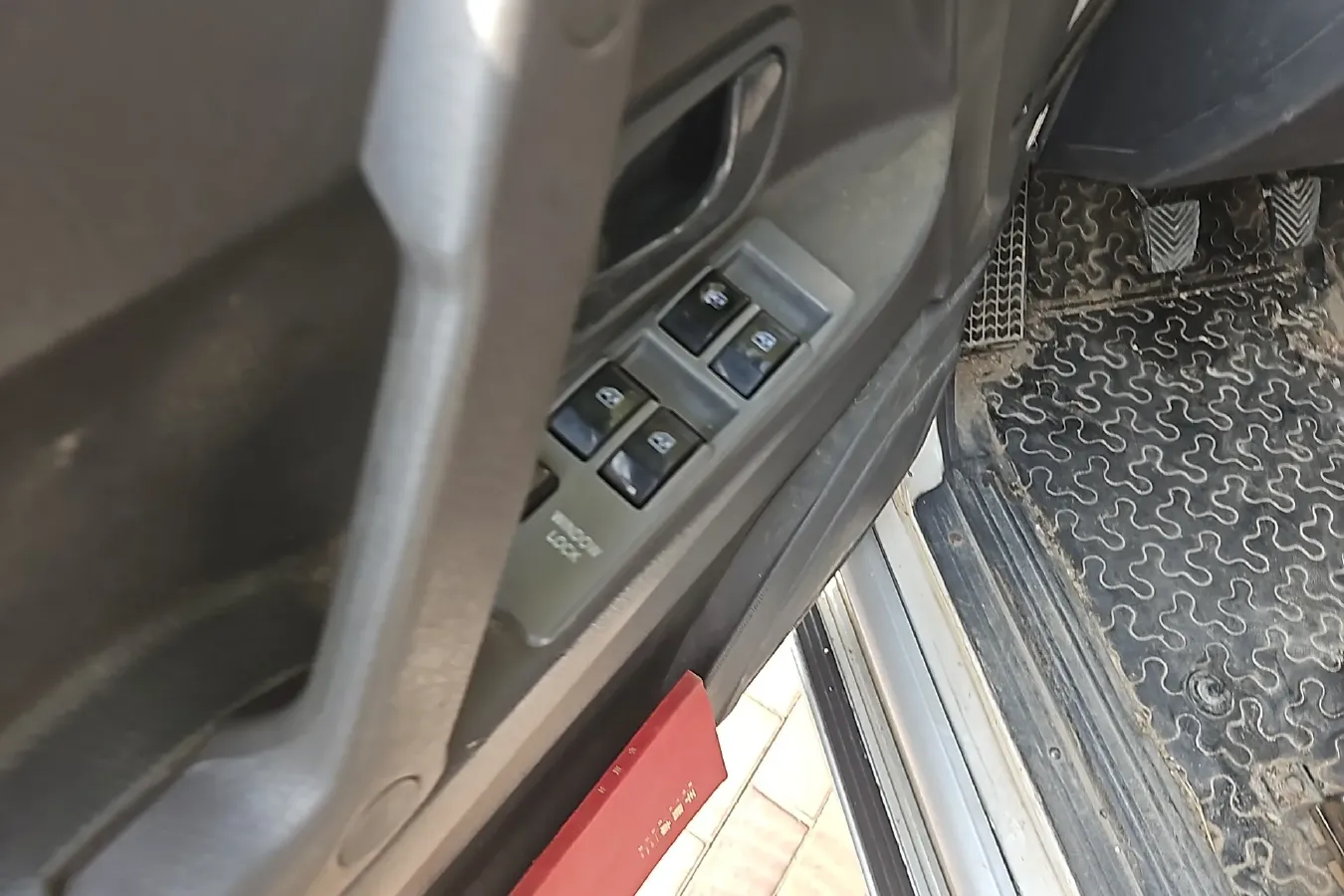 2009 Leopaard 6481 2.2L 129HP L4 5MT,autocango,china used car exporter,china ev exporter,chinese used car exporter,chinese used ev exporter