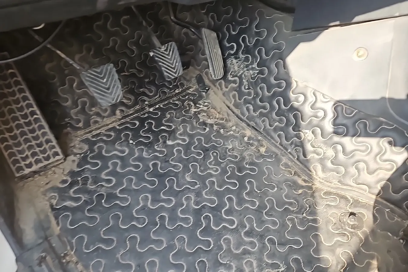 2009 Leopaard 6481 2.2L 129HP L4 5MT,autocango,china used car exporter,china ev exporter,chinese used car exporter,chinese used ev exporter