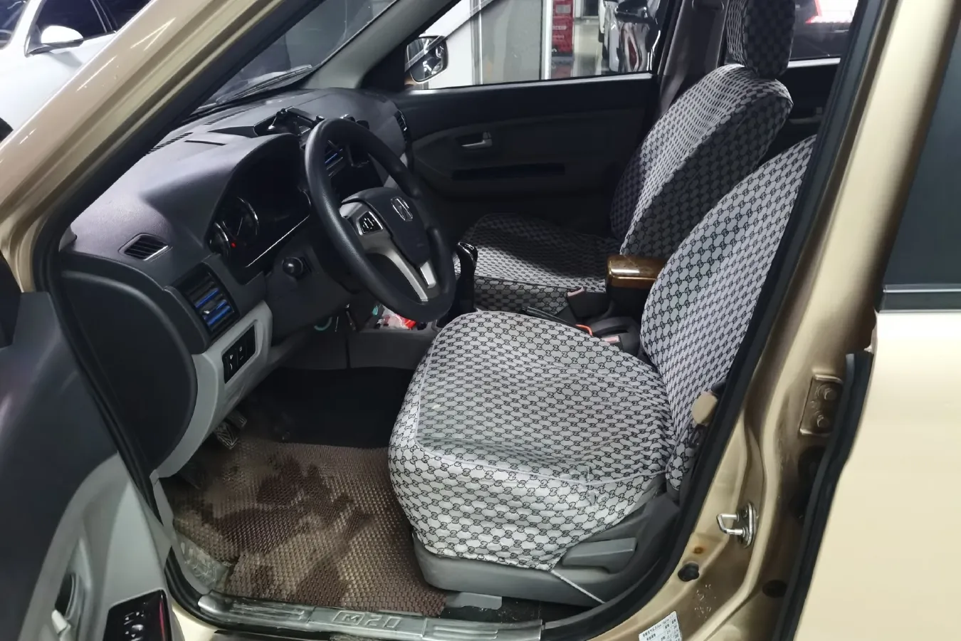 2014 BAIC WeiWang M20 1.5L 106HP L4 5MT,autocango,china used car exporter,china ev exporter,chinese used car exporter,chinese used ev exporter