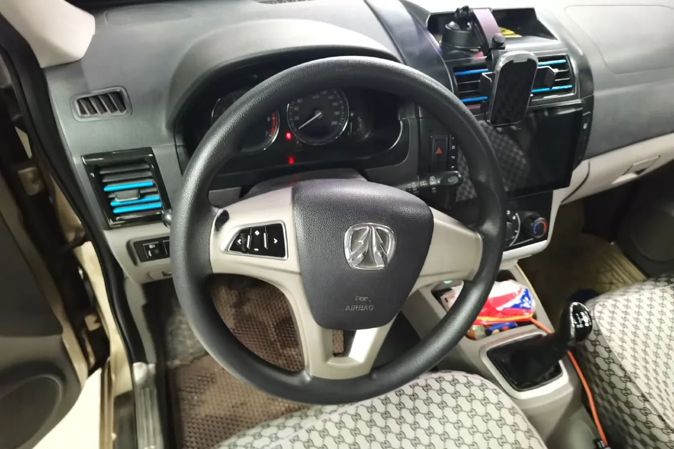 2014 BAIC WeiWang M20 1.5L 106HP L4 5MT,autocango,china used car exporter,china ev exporter,chinese used car exporter,chinese used ev exporter