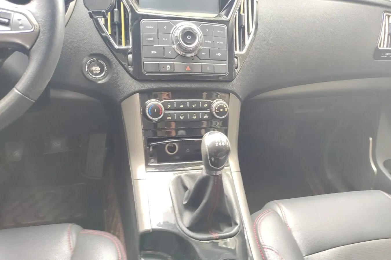 2016 HawTai Santafe 1.5T 156HP L4 6MT,autocango,china used car exporter,china ev exporter,chinese used car exporter,chinese used ev exporter