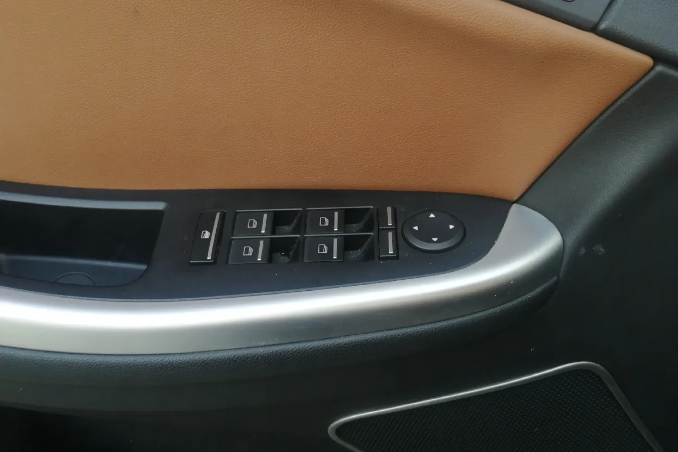 2016 Roewe e550 1.5L 109HP L4 2AT PHEV 12KWH,autocango,china used car exporter,china ev exporter,chinese used car exporter,chinese used ev exporter