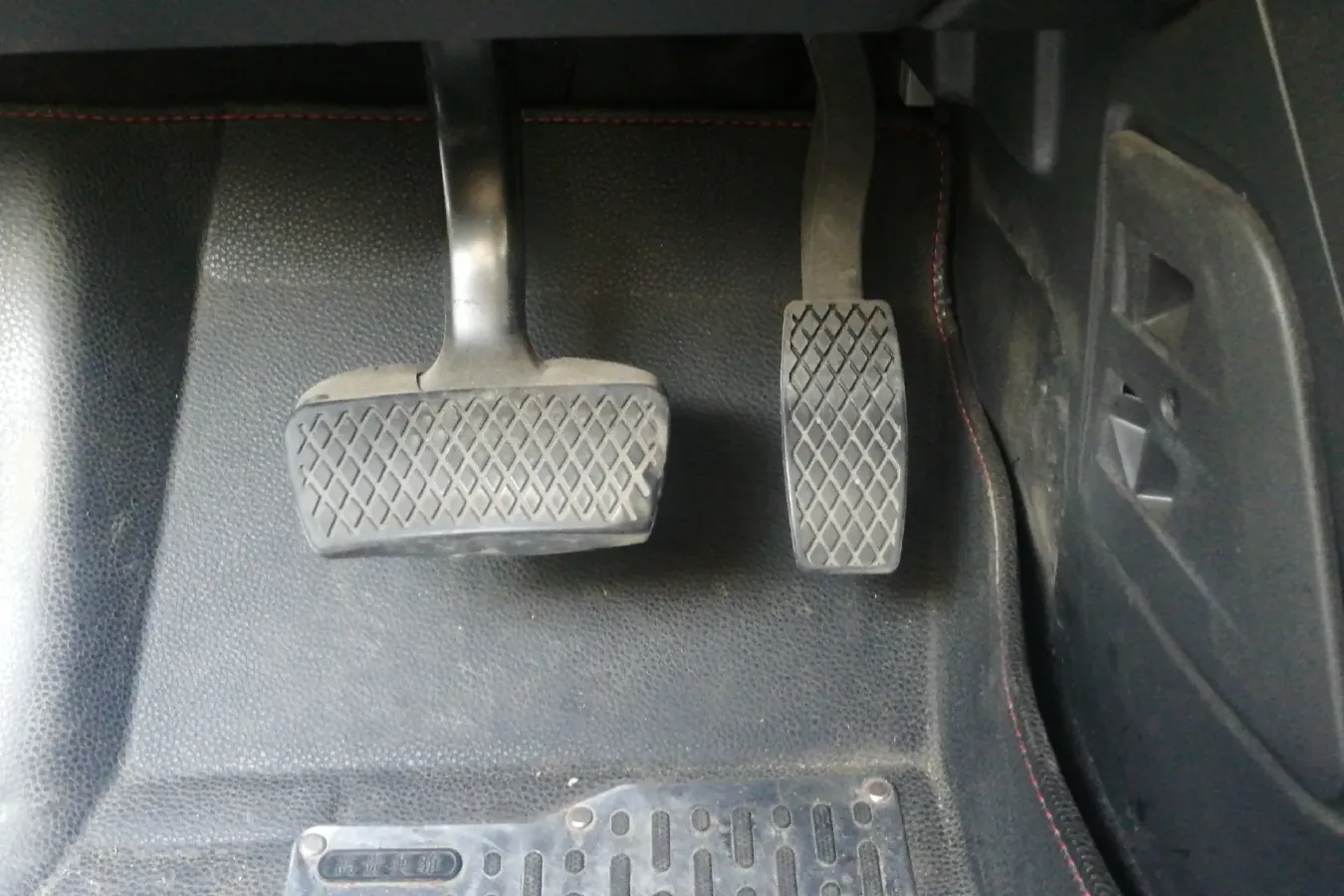 2016 Roewe e550 1.5L 109HP L4 2AT PHEV 12KWH,autocango,china used car exporter,china ev exporter,chinese used car exporter,chinese used ev exporter