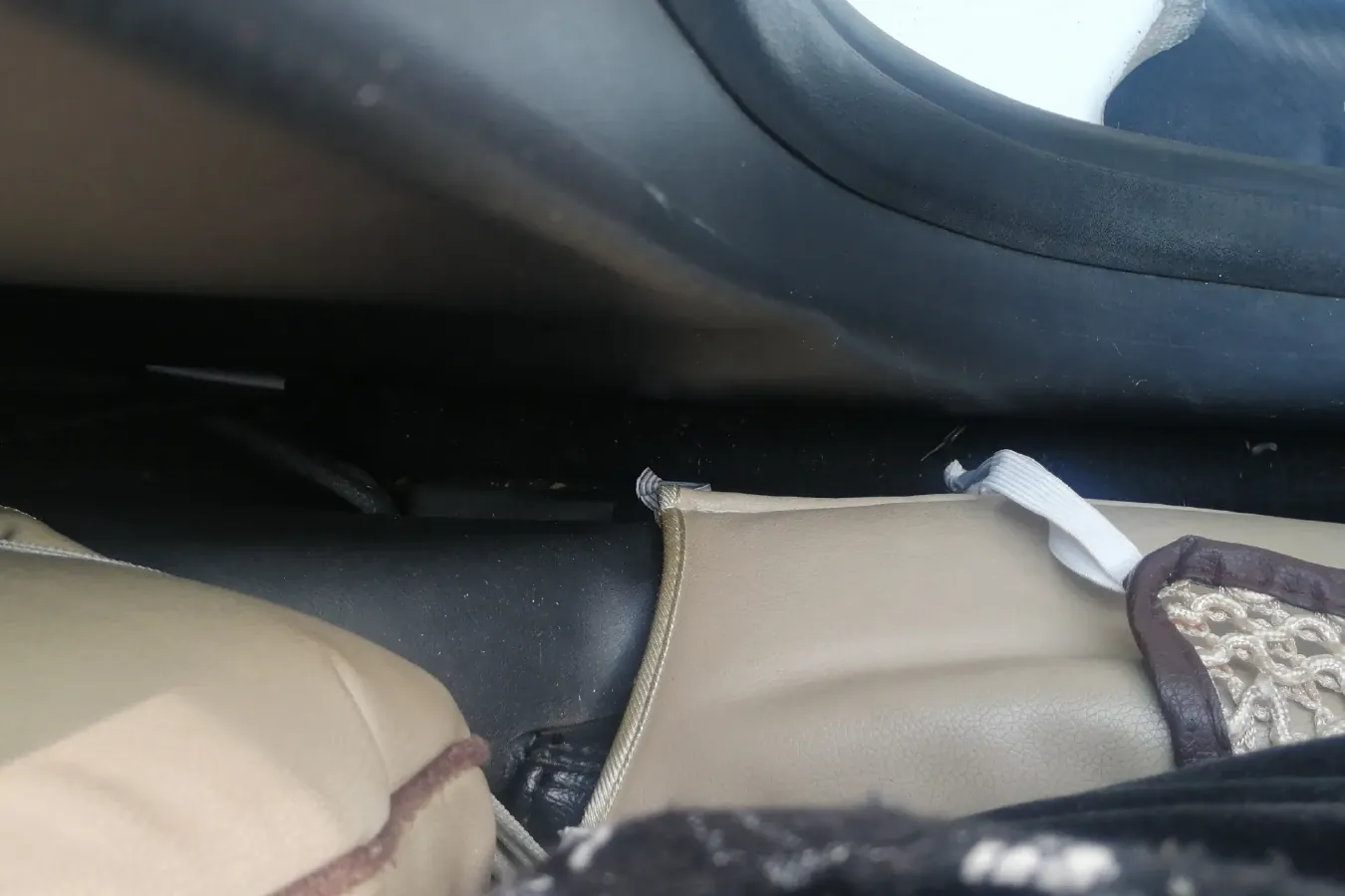 2016 Roewe e550 1.5L 109HP L4 2AT PHEV 12KWH,autocango,china used car exporter,china ev exporter,chinese used car exporter,chinese used ev exporter