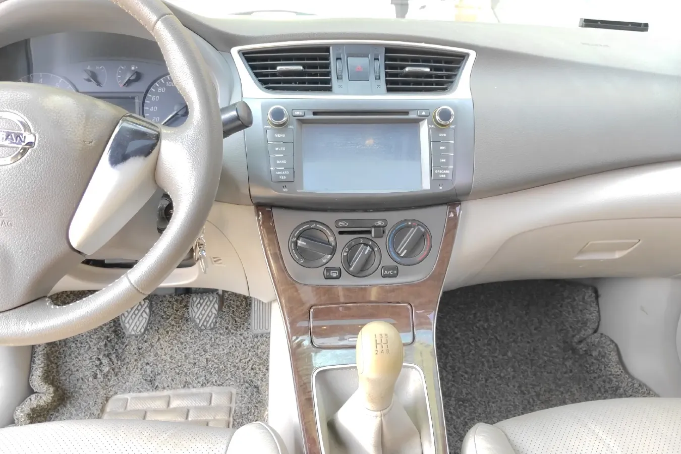 2012 Nissan Sylphy 1.6L 126HP L4 5MT,autocango,china used car exporter,china ev exporter,chinese used car exporter,chinese used ev exporter
