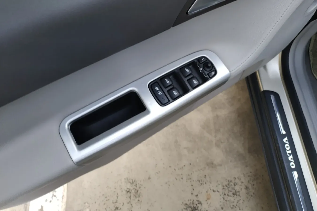 2011 Volvo S40 2.0L 141HP L4 6DCT,autocango,china used car exporter,china ev exporter,chinese used car exporter,chinese used ev exporter