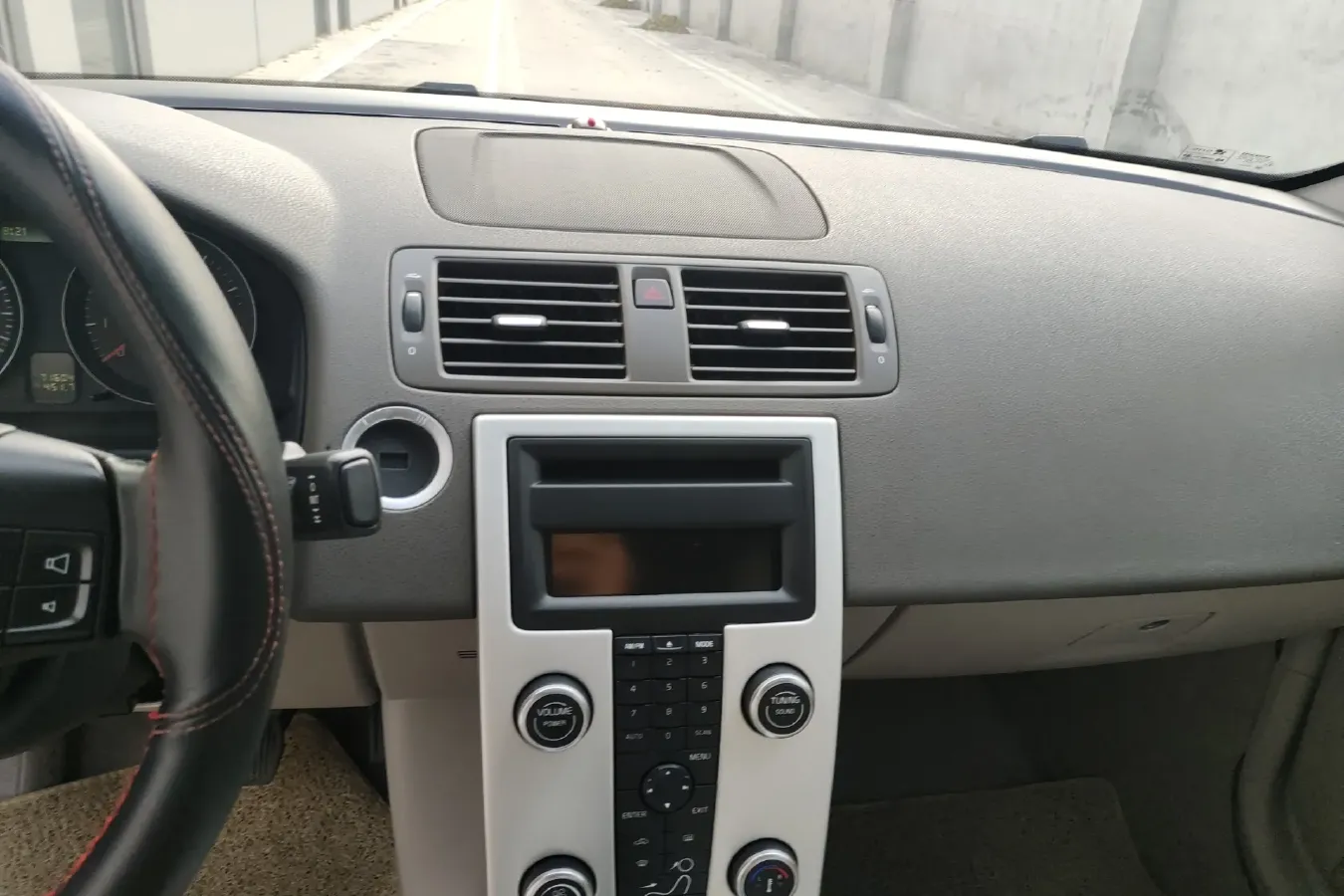 2011 Volvo S40 2.0L 141HP L4 6DCT,autocango,china used car exporter,china ev exporter,chinese used car exporter,chinese used ev exporter