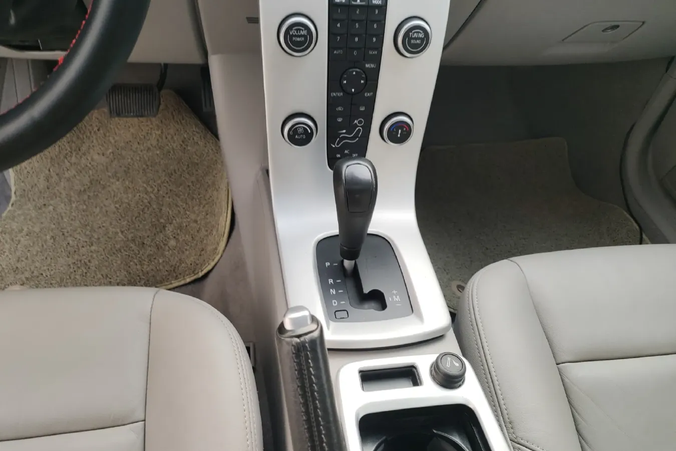 2011 Volvo S40 2.0L 141HP L4 6DCT,autocango,china used car exporter,china ev exporter,chinese used car exporter,chinese used ev exporter