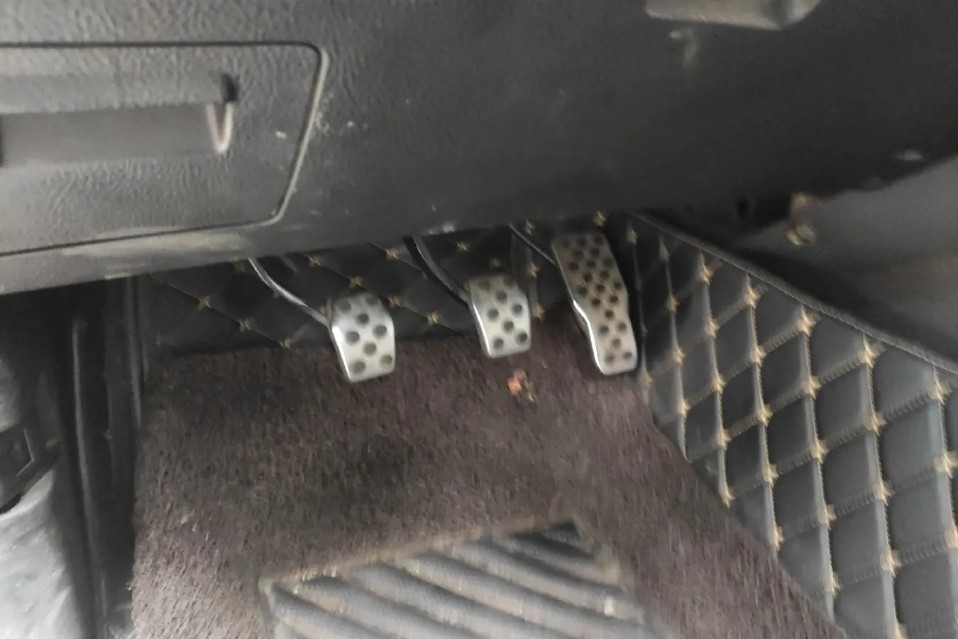 2014 Landwind X8 2.0L 133HP L4 5MT,autocango,china used car exporter,china ev exporter,chinese used car exporter,chinese used ev exporter