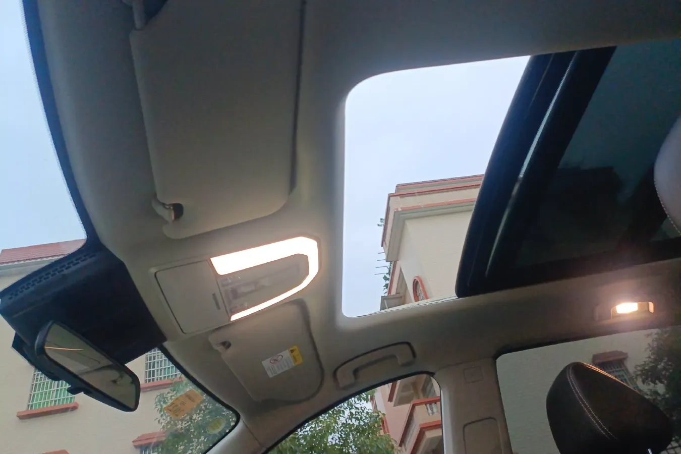 2020 Venucia Star 1.5T 190HP L4 7DCT,autocango,china used car exporter,china ev exporter,chinese used car exporter,chinese used ev exporter