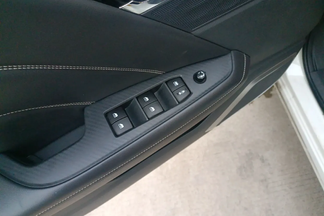 2020 Venucia Star 1.5T 190HP L4 7DCT,autocango,china used car exporter,china ev exporter,chinese used car exporter,chinese used ev exporter