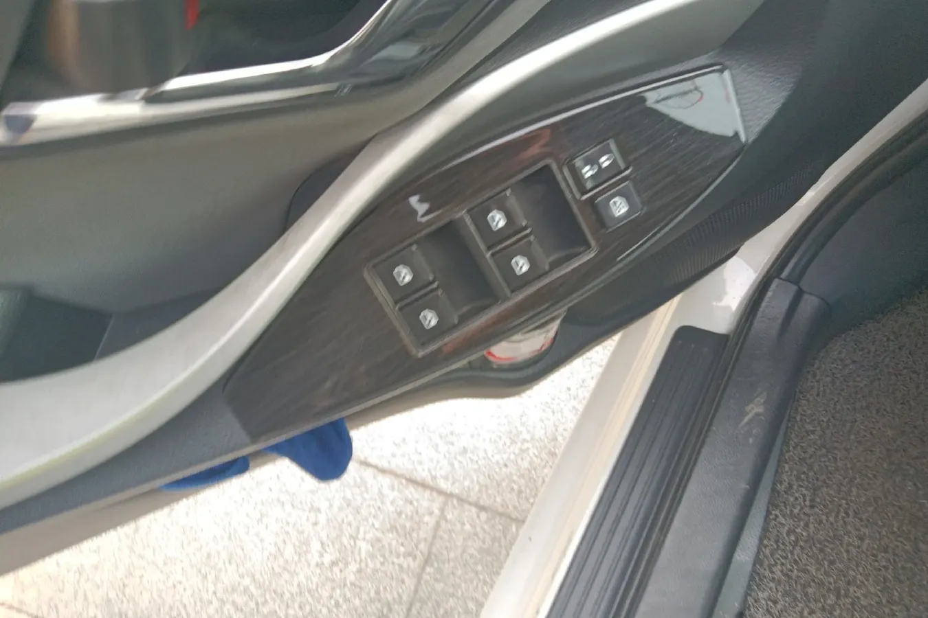 2014 Zotye Z300 1.5L 113HP L4 5MT,autocango,china used car exporter,china ev exporter,chinese used car exporter,chinese used ev exporter