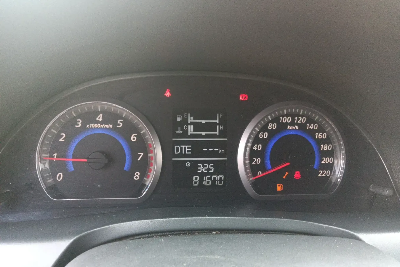 2014 Zotye Z300 1.5L 113HP L4 5MT,autocango,china used car exporter,china ev exporter,chinese used car exporter,chinese used ev exporter