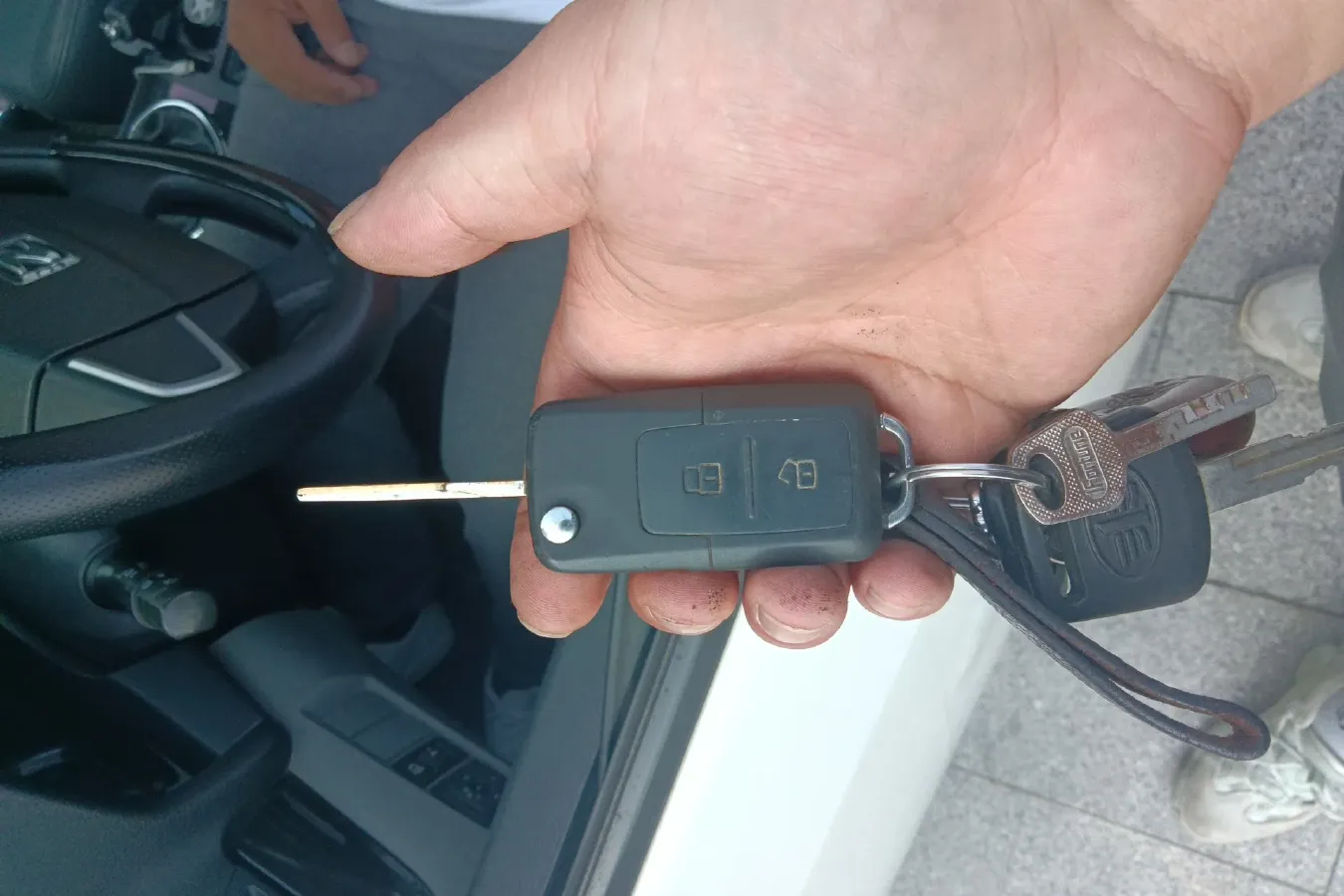 2014 Zotye Z300 1.5L 113HP L4 5MT,autocango,china used car exporter,china ev exporter,chinese used car exporter,chinese used ev exporter