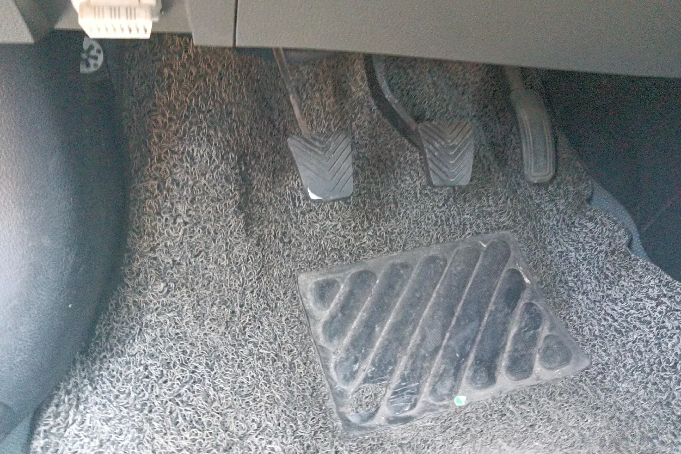 2014 Zotye Z300 1.5L 113HP L4 5MT,autocango,china used car exporter,china ev exporter,chinese used car exporter,chinese used ev exporter