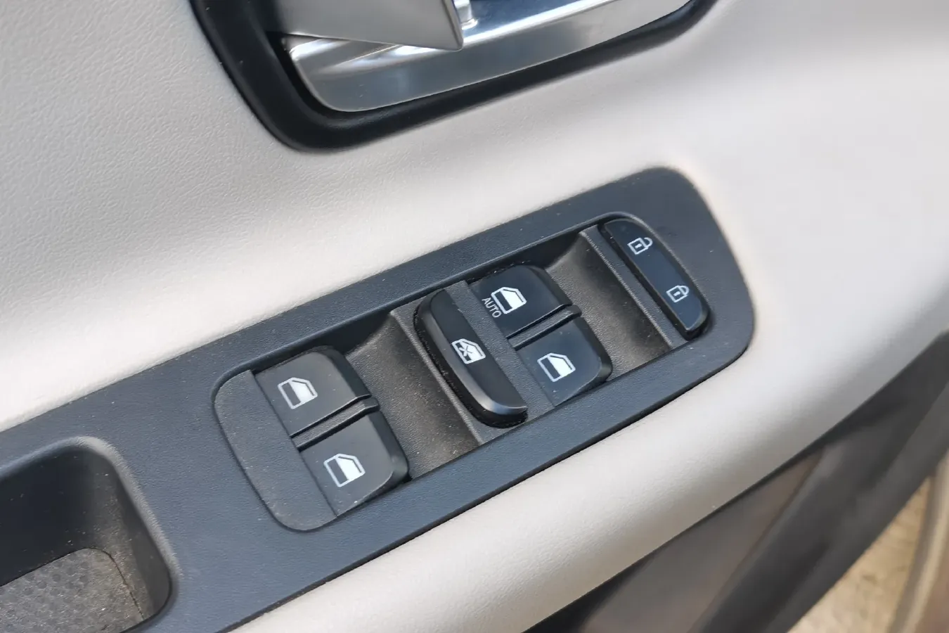 2015 HuaSong 7 2.0T 184HP L4 6AT,autocango,china used car exporter,china ev exporter,chinese used car exporter,chinese used ev exporter