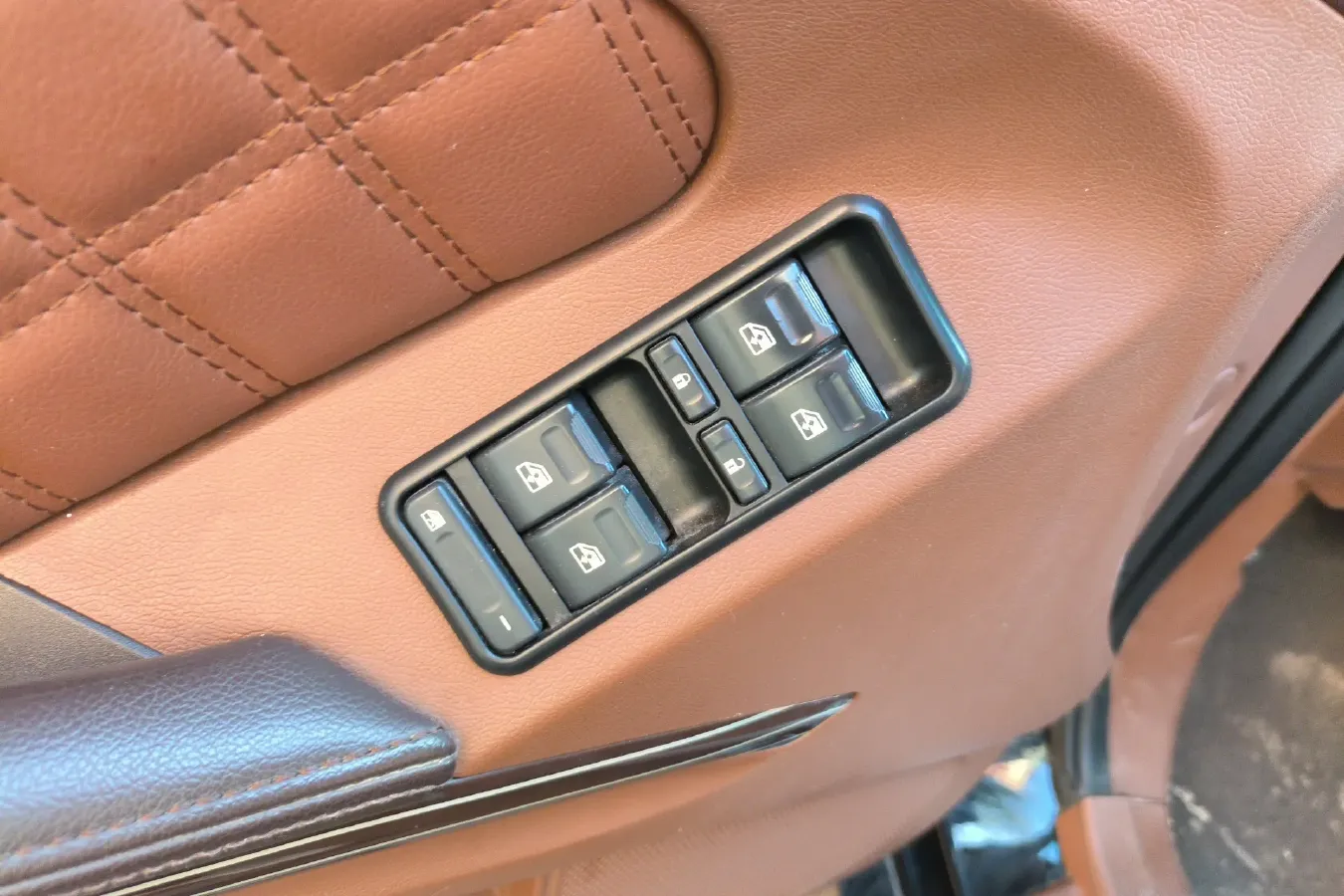 2013 HawTai Boliger 1.8T 160HP L4 4AT,autocango,china used car exporter,china ev exporter,chinese used car exporter,chinese used ev exporter