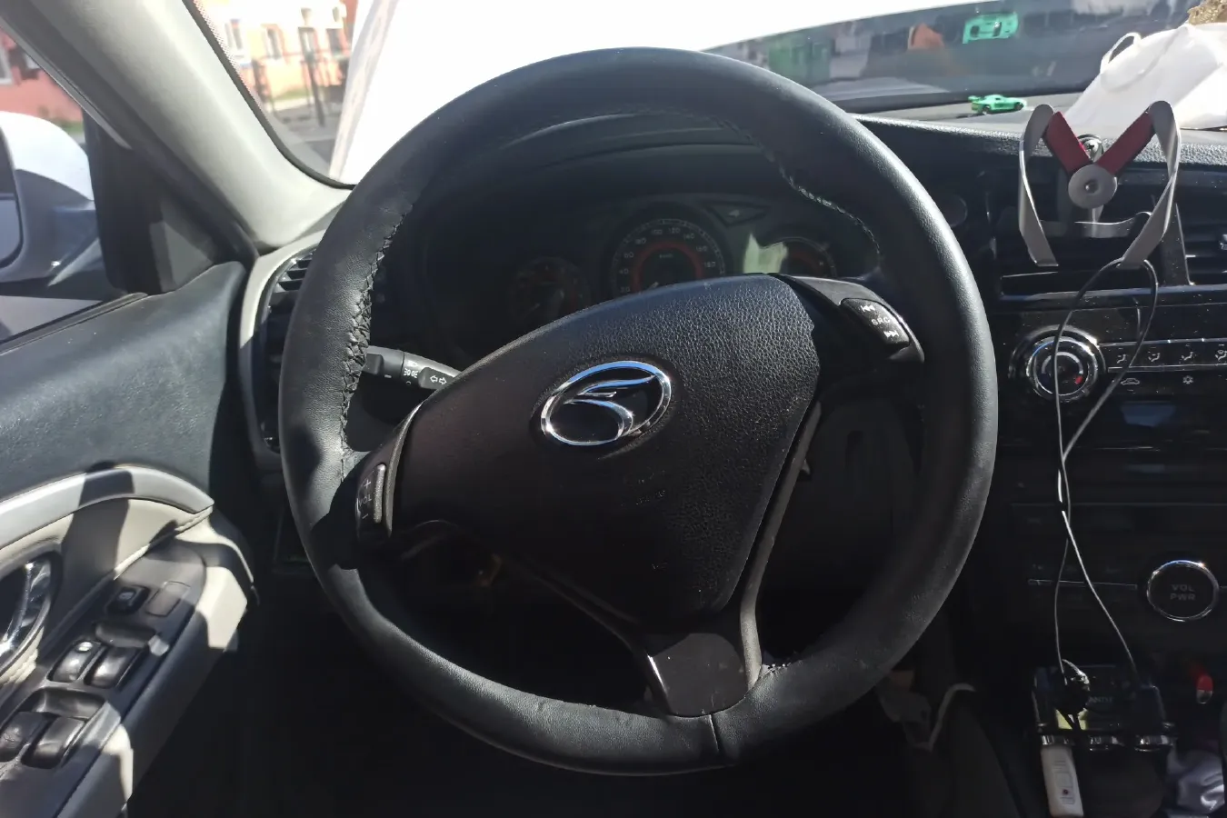 2012 Soueast V3 1.5L 120HP L4 5MT,autocango,china used car exporter,china ev exporter,chinese used car exporter,chinese used ev exporter