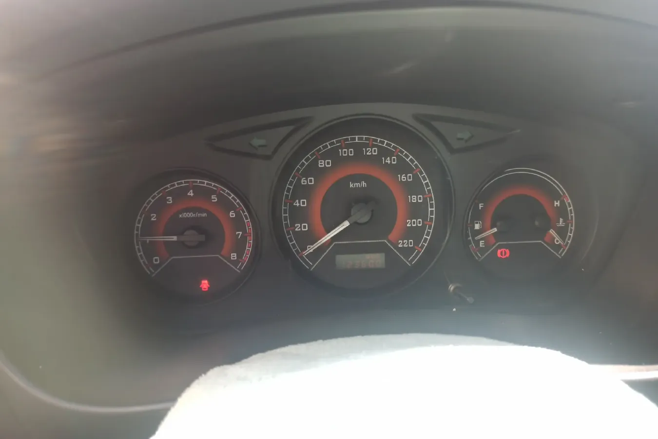 2012 Soueast V3 1.5L 120HP L4 5MT,autocango,china used car exporter,china ev exporter,chinese used car exporter,chinese used ev exporter