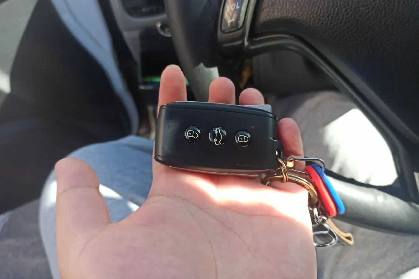 2012 Soueast V3 1.5L 120HP L4 5MT,autocango,china used car exporter,china ev exporter,chinese used car exporter,chinese used ev exporter