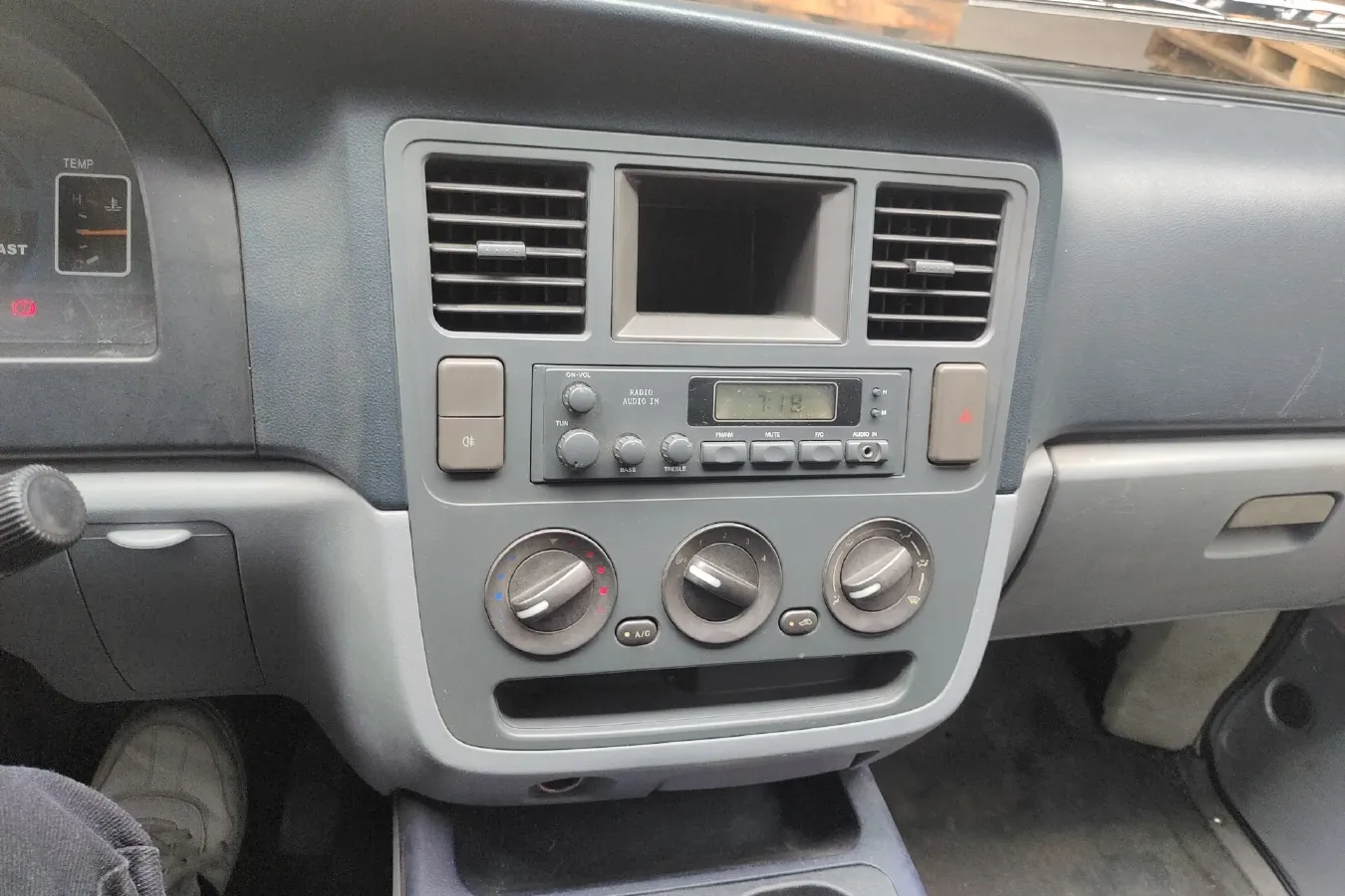 2008 Soueast Delica 2.0L 122HP L4 5MT,autocango,china used car exporter,china ev exporter,chinese used car exporter,chinese used ev exporter