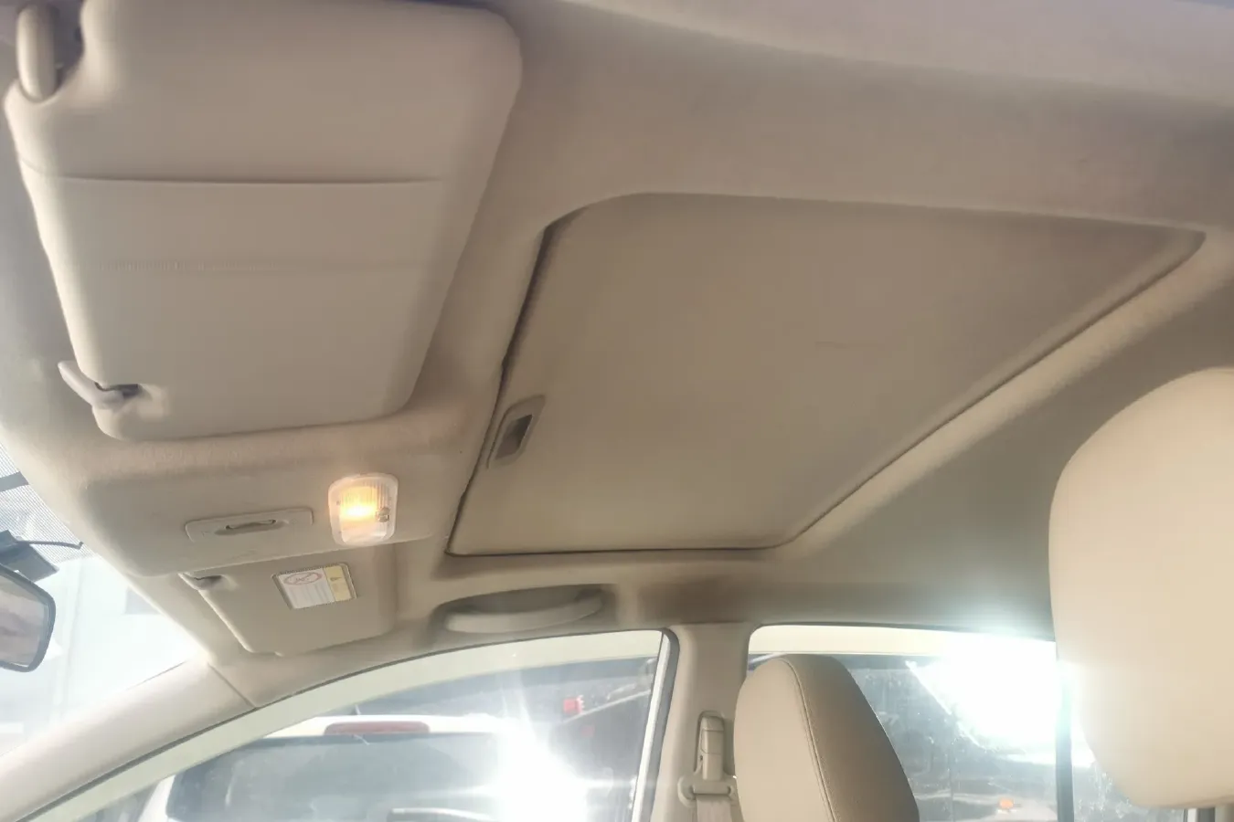 2013 Venucia R50 1.6L 117HP L4 5MT,autocango,china used car exporter,china ev exporter,chinese used car exporter,chinese used ev exporter