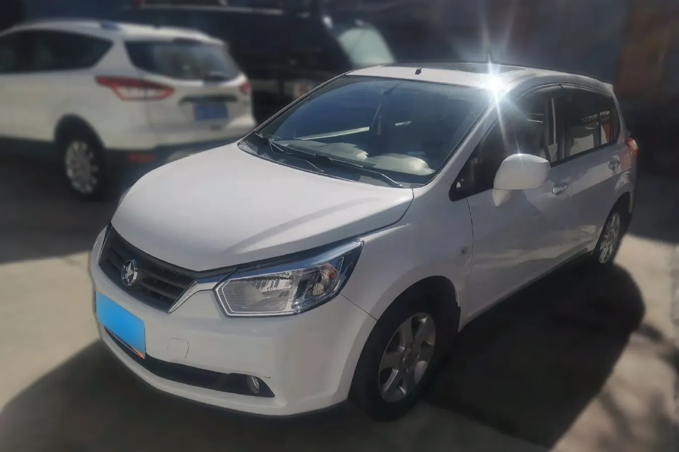 2013 Venucia R50 1.6L 117HP L4 5MT,autocango,china used car exporter,china ev exporter,chinese used car exporter,chinese used ev exporter