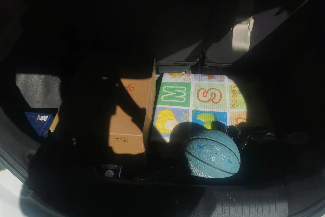 2013 Venucia R50 1.6L 117HP L4 5MT,autocango,china used car exporter,china ev exporter,chinese used car exporter,chinese used ev exporter