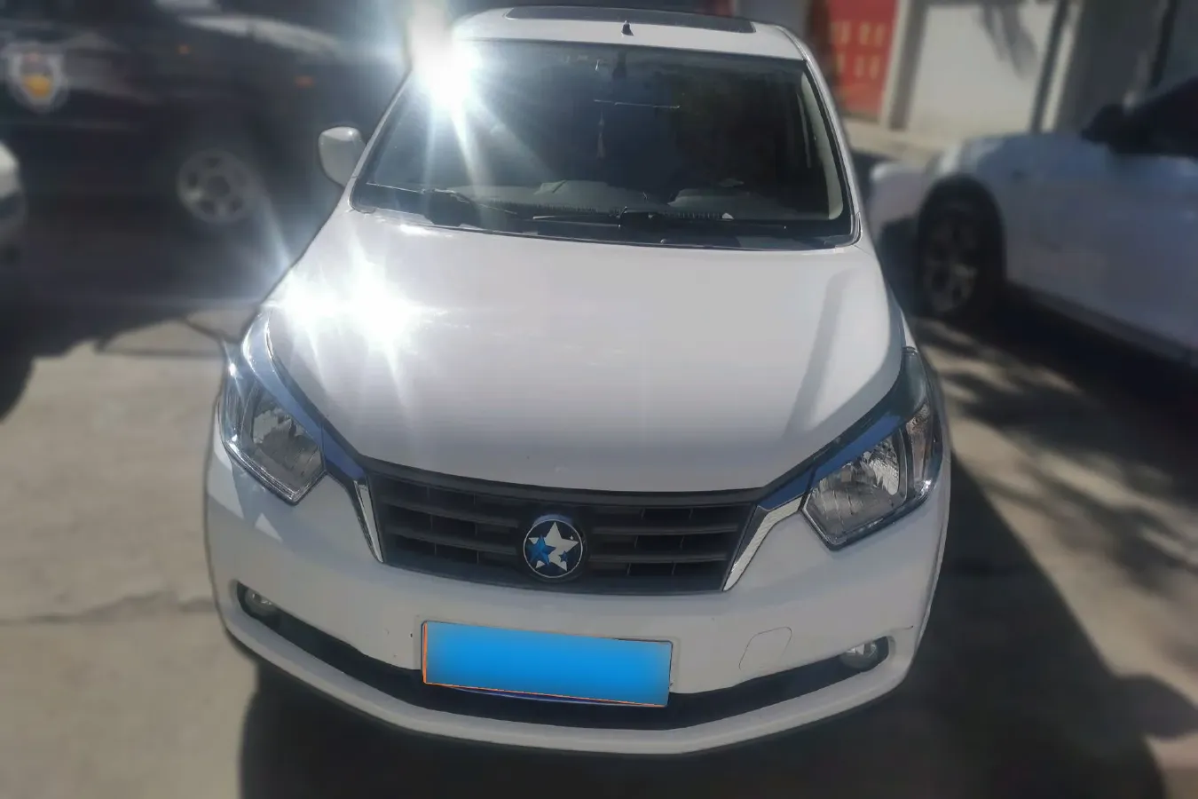 2013 Venucia R50 1.6L 117HP L4 5MT,autocango,china used car exporter,china ev exporter,chinese used car exporter,chinese used ev exporter