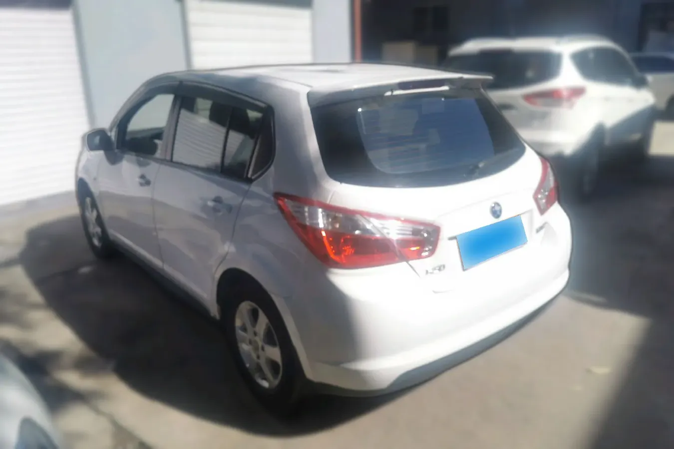 2013 Venucia R50 1.6L 117HP L4 5MT,autocango,china used car exporter,china ev exporter,chinese used car exporter,chinese used ev exporter