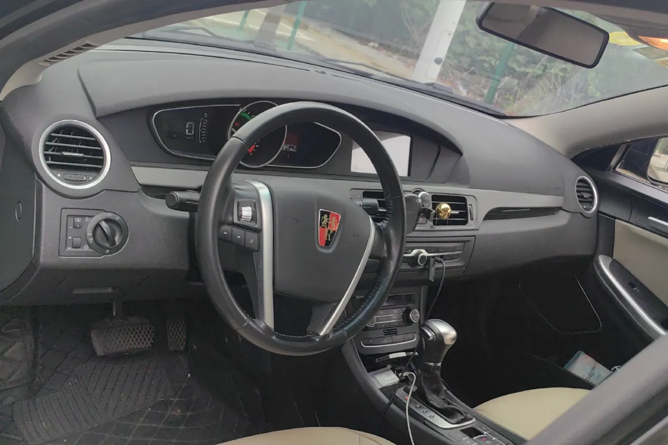 2016 Roewe e550 1.5L 109HP L4 2AT PHEV 12KWH,autocango,china used car exporter,china ev exporter,chinese used car exporter,chinese used ev exporter