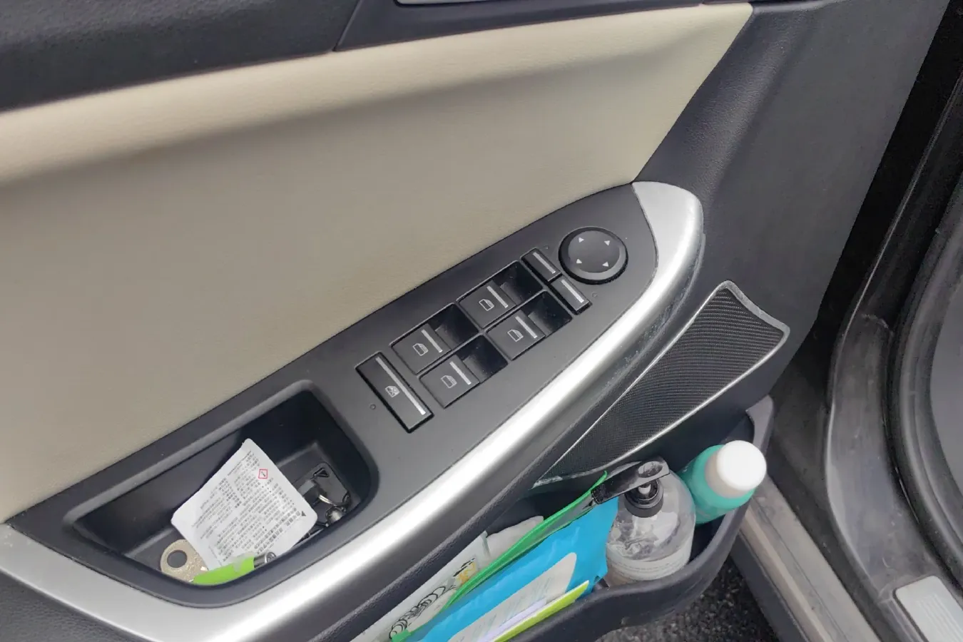 2016 Roewe e550 1.5L 109HP L4 2AT PHEV 12KWH,autocango,china used car exporter,china ev exporter,chinese used car exporter,chinese used ev exporter