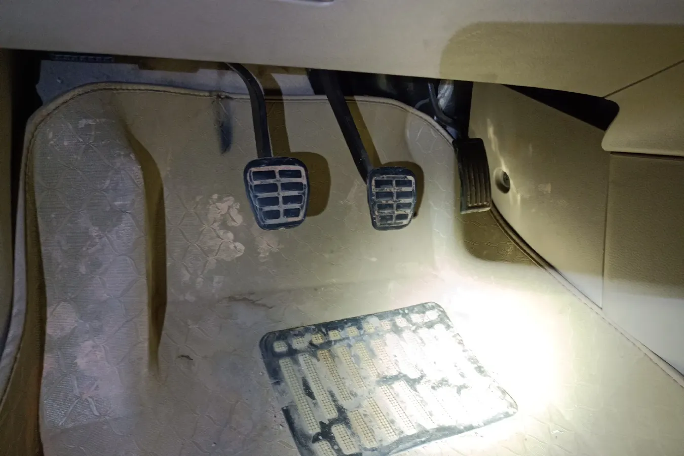 2011 Chery E5 1.5L 109HP L4 5MT,autocango,china used car exporter,china ev exporter,chinese used car exporter,chinese used ev exporter