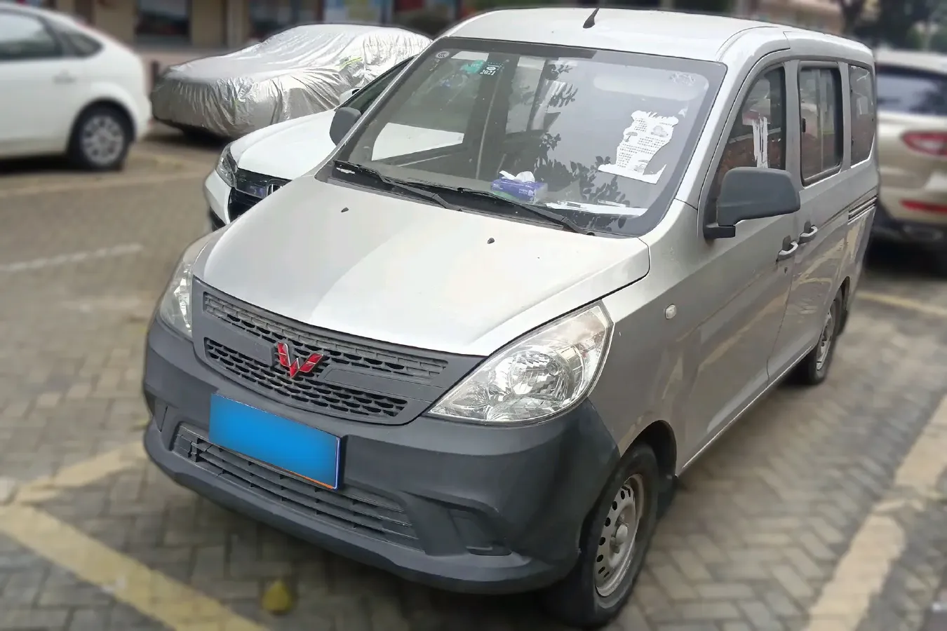 2017 WuLing ZhiGuang V 1.2L 82HP L4 5MT,autocango,china used car exporter,china ev exporter,chinese used car exporter,chinese used ev exporter