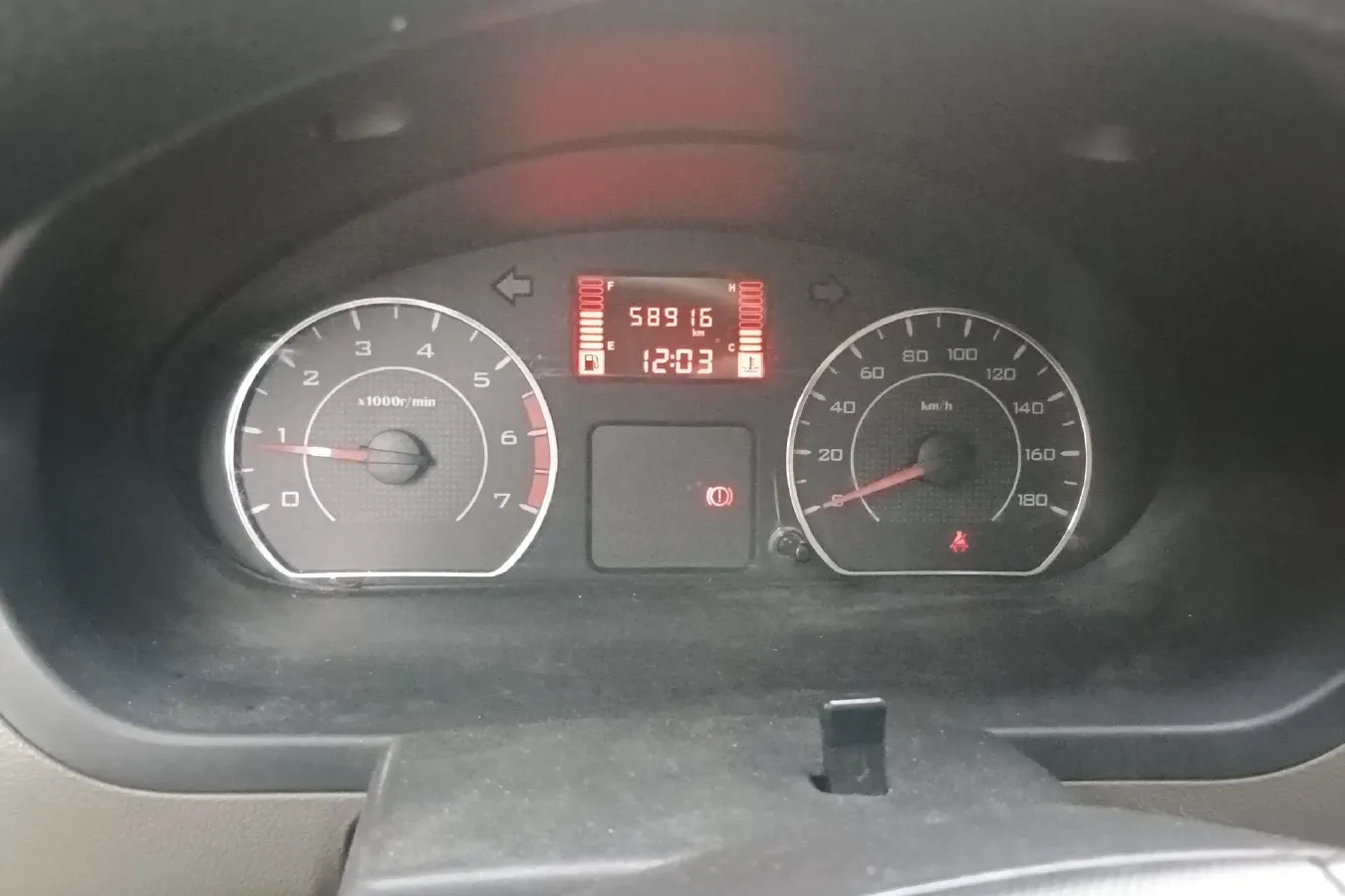 2017 WuLing ZhiGuang V 1.2L 82HP L4 5MT,autocango,china used car exporter,china ev exporter,chinese used car exporter,chinese used ev exporter