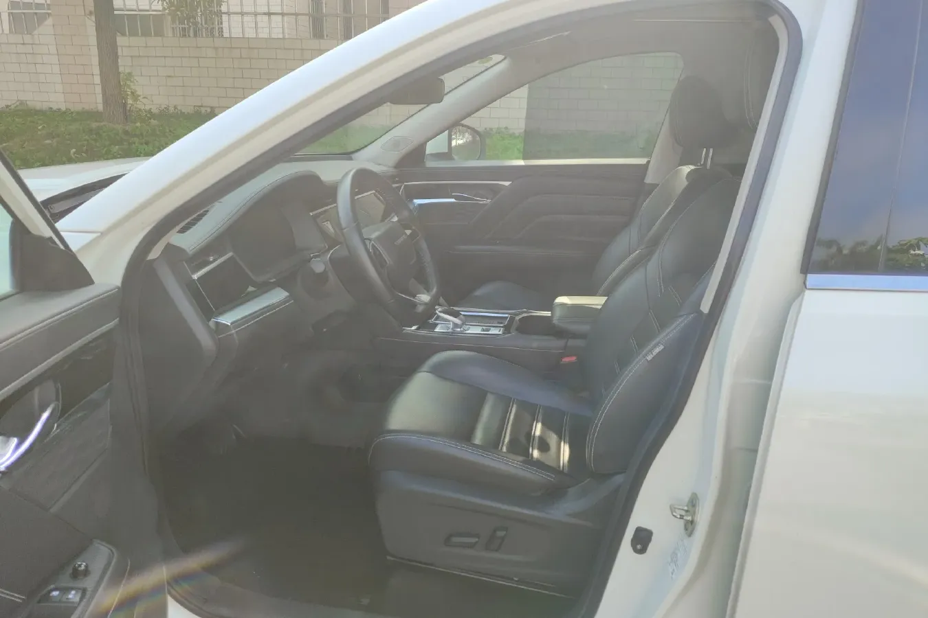 2020 Venucia Star 1.5T 190HP L4 7DCT,autocango,china used car exporter,china ev exporter,chinese used car exporter,chinese used ev exporter