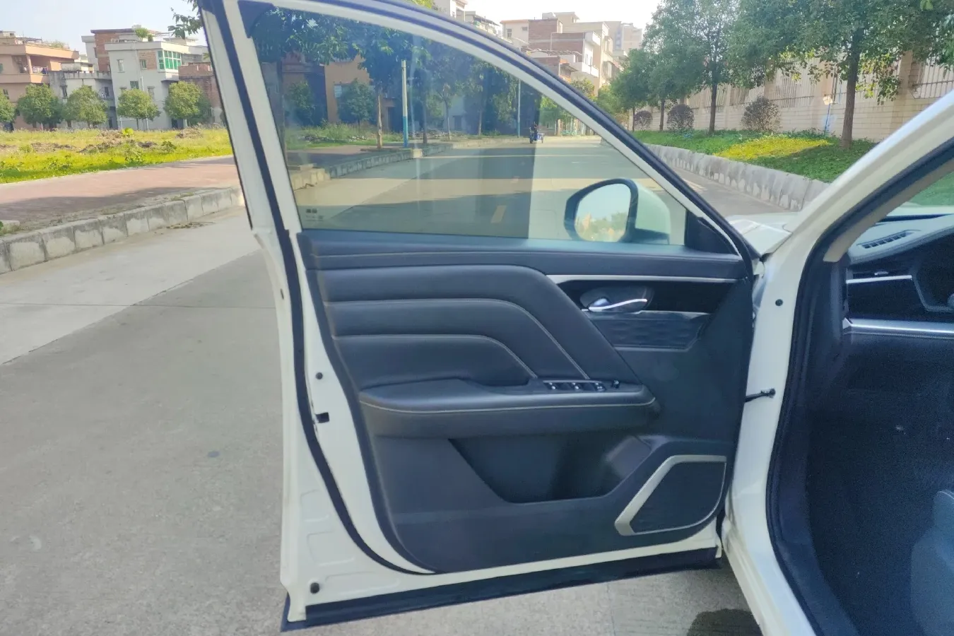 2020 Venucia Star 1.5T 190HP L4 7DCT,autocango,china used car exporter,china ev exporter,chinese used car exporter,chinese used ev exporter