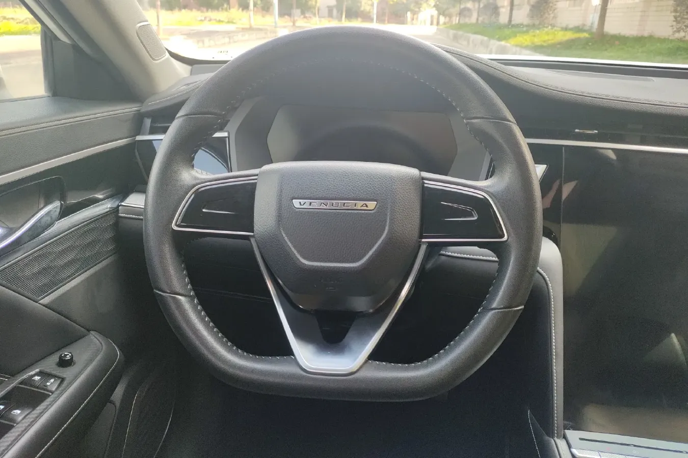 2020 Venucia Star 1.5T 190HP L4 7DCT,autocango,china used car exporter,china ev exporter,chinese used car exporter,chinese used ev exporter