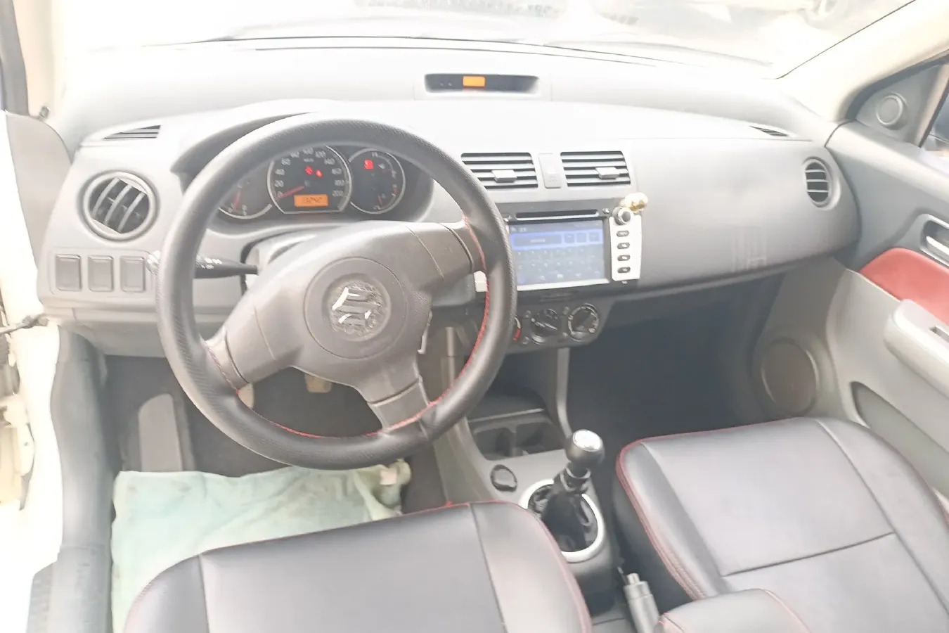 2013 Suzuki Swift 1.3L 91HP L4 5MT,autocango,china used car exporter,china ev exporter,chinese used car exporter,chinese used ev exporter