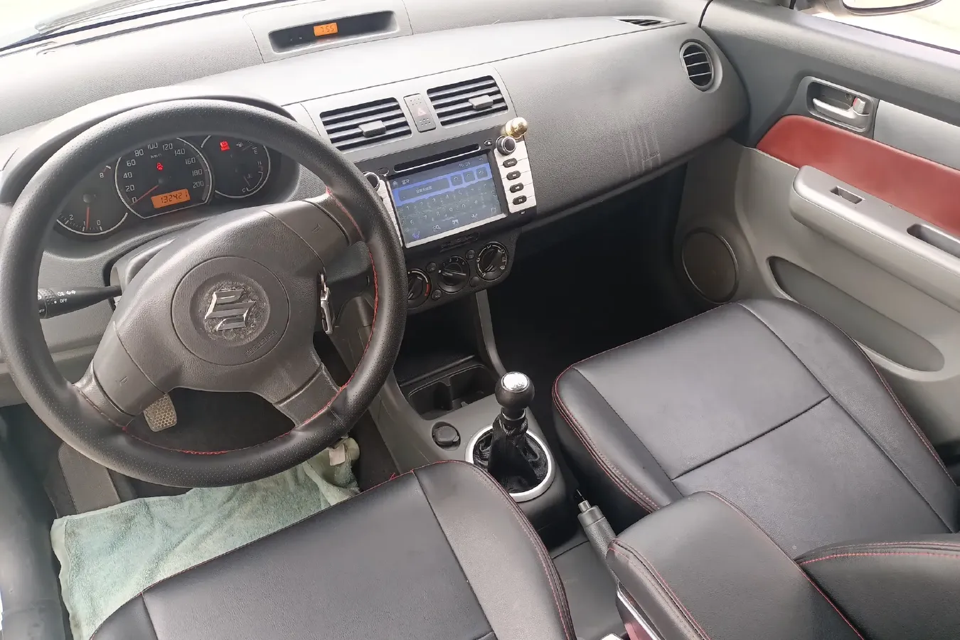 2013 Suzuki Swift 1.3L 91HP L4 5MT,autocango,china used car exporter,china ev exporter,chinese used car exporter,chinese used ev exporter